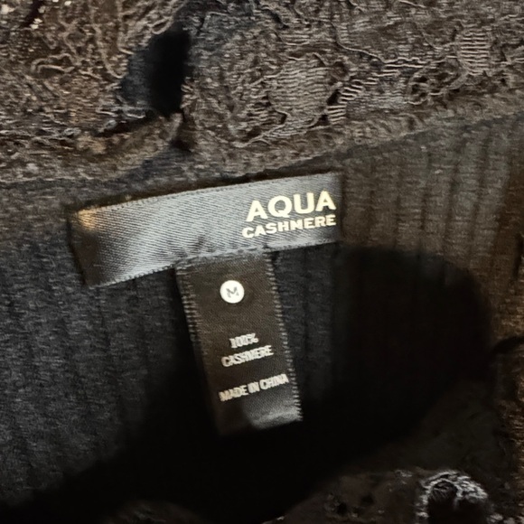 Aqua Black 100% Cashmere sweater with removable  Lace neckline M - Picture 2 of 3
